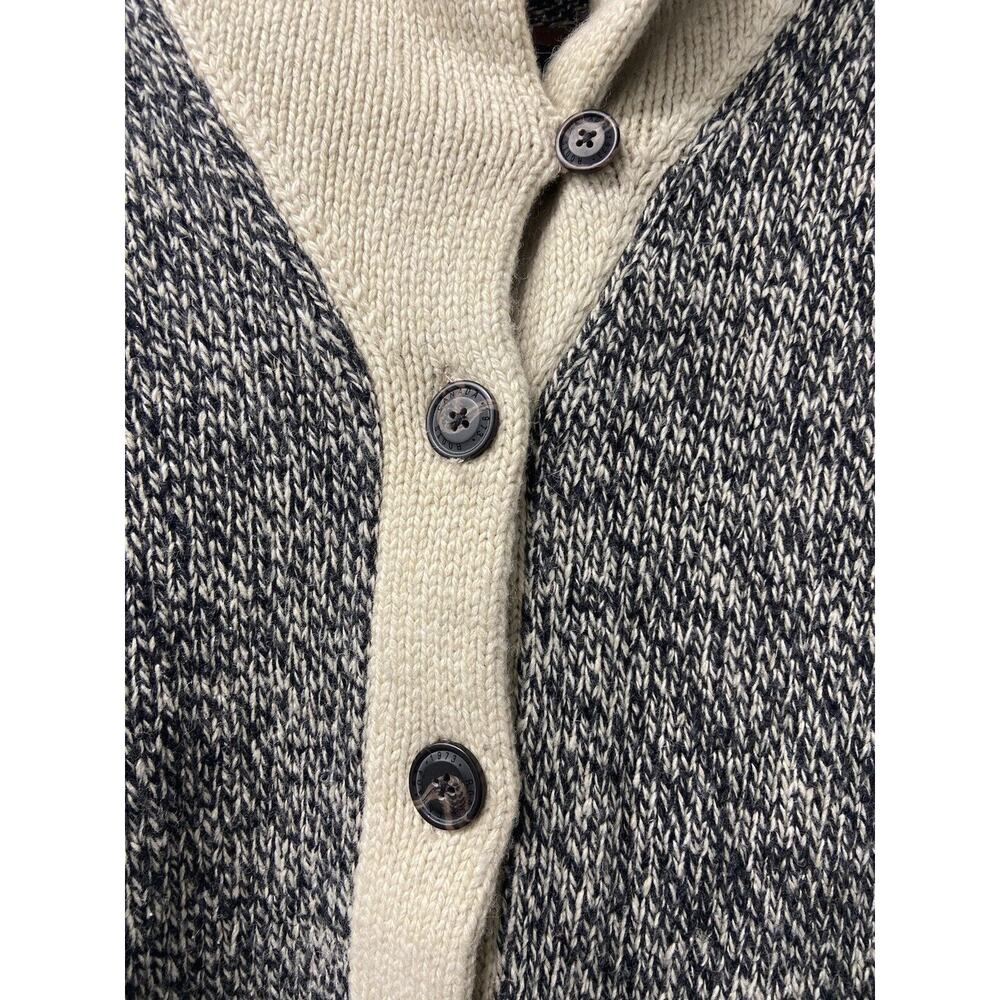 Roots Cabin Womens XL Wool Cardigan Sweater 20.5 X 28 Inches - Picture 3 of 6